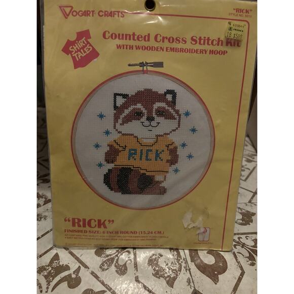 NIP Rick The Raccoon Counted Crossstich With Embroidery Hoop 6” Round - Picture 1 of 3
